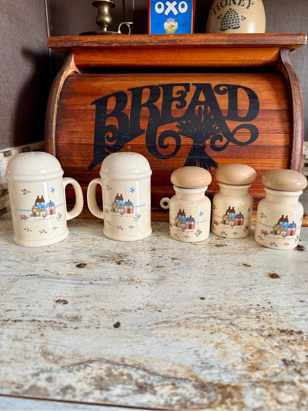 Vintage International Heartland Salt & Pepper Shaker plus 3 Spice Jars